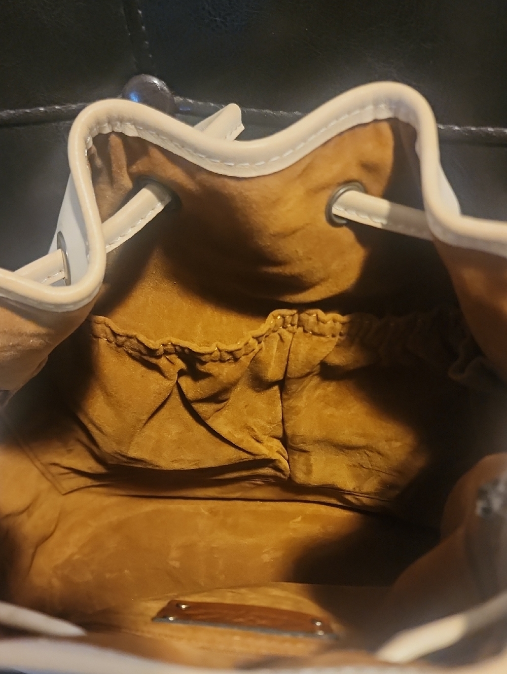 Patricia Nash Cream Floral Embossed Drawstring Crossbody Bag - Picture 5 of 7